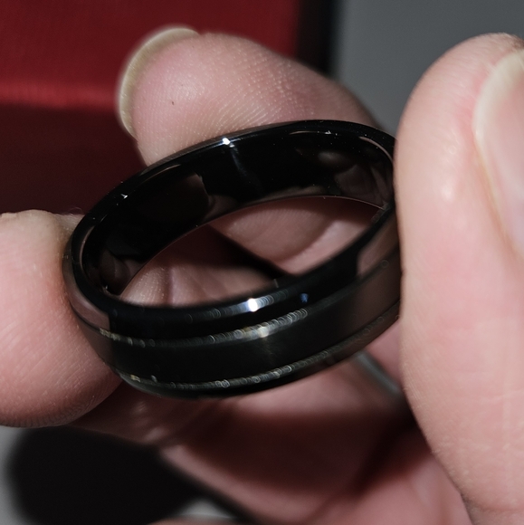 ==Men's tungsten wedding band - Picture 10 of 17